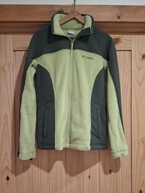 Columbia Full Zip Fleece. Size Large.
